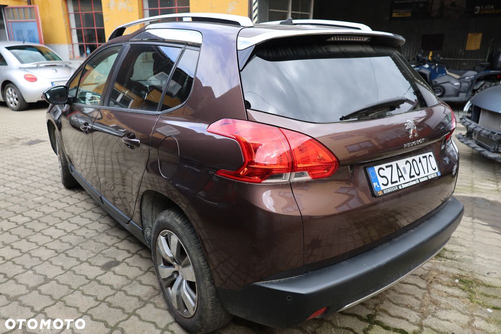 Peugeot 2008 1.2 Pure Tech Style S&S - 4