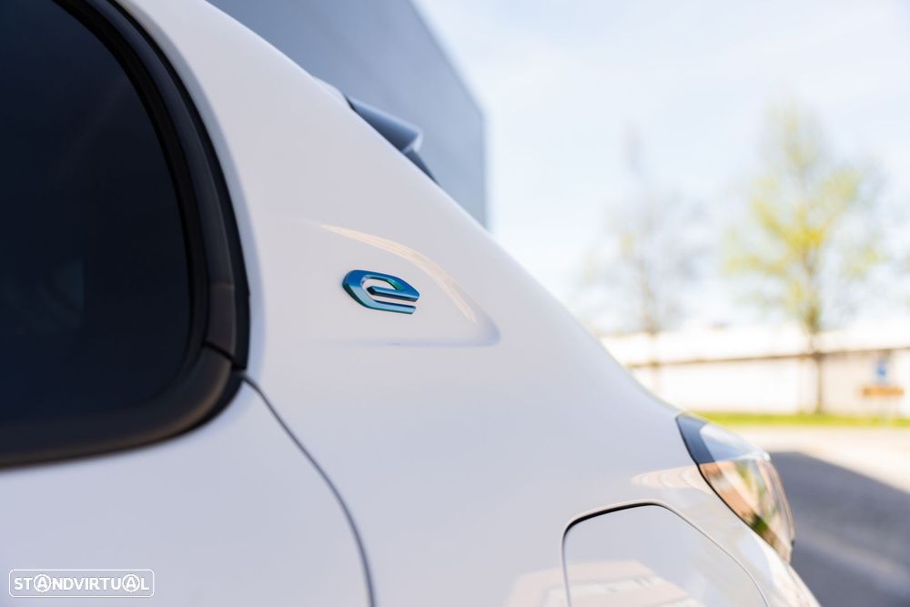Peugeot e-208 Active Pack - 36