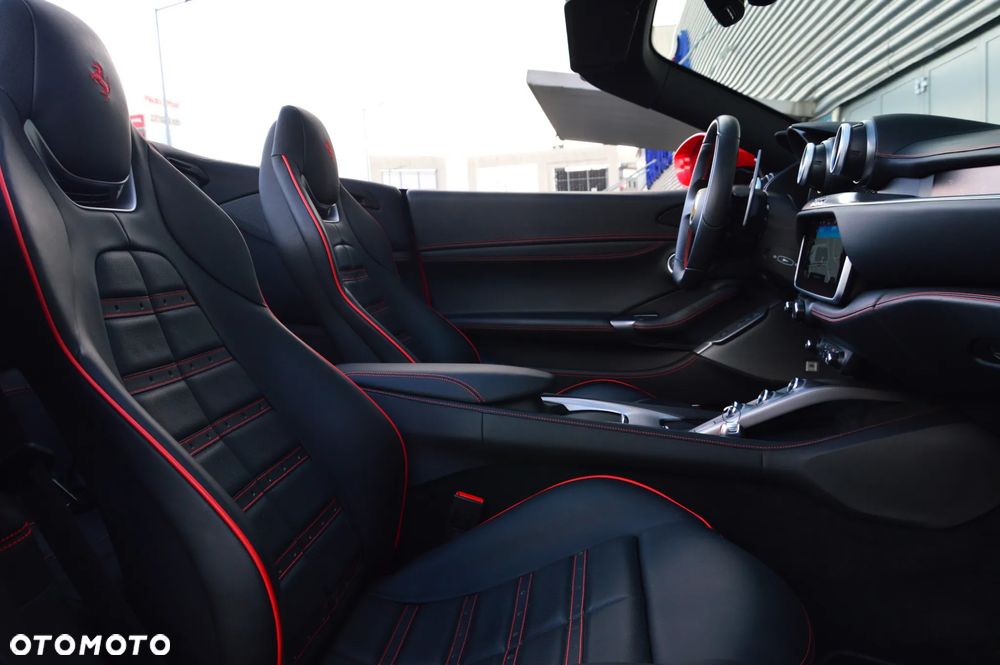 Ferrari Portofino M - 24