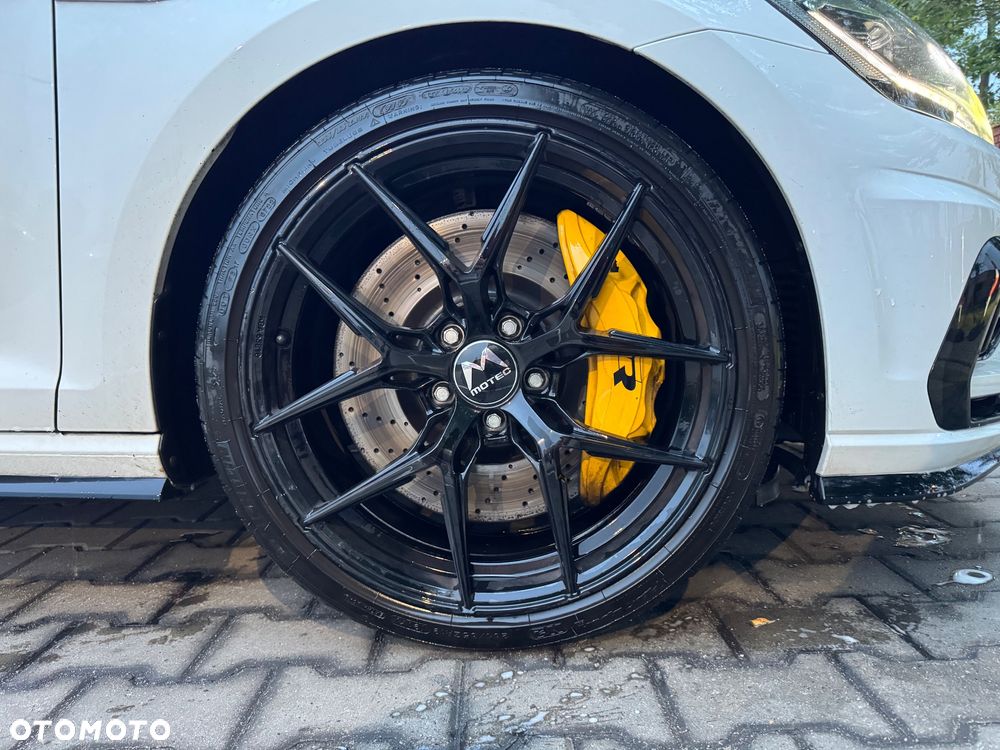 Volkswagen Golf - 5