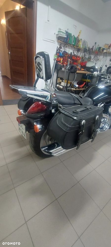 Suzuki Intruder - 3