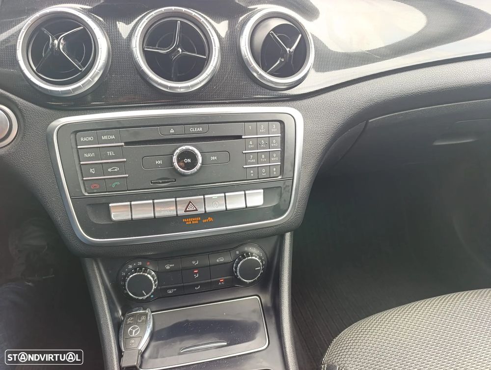 Mercedes-Benz CLA 180 d 7G-DCT Urban - 10