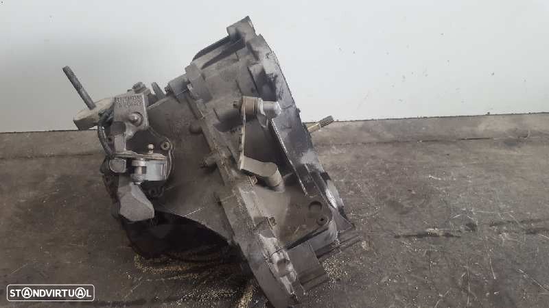 CAIXA VELOCIDADES FIAT STILO 2001 - 4