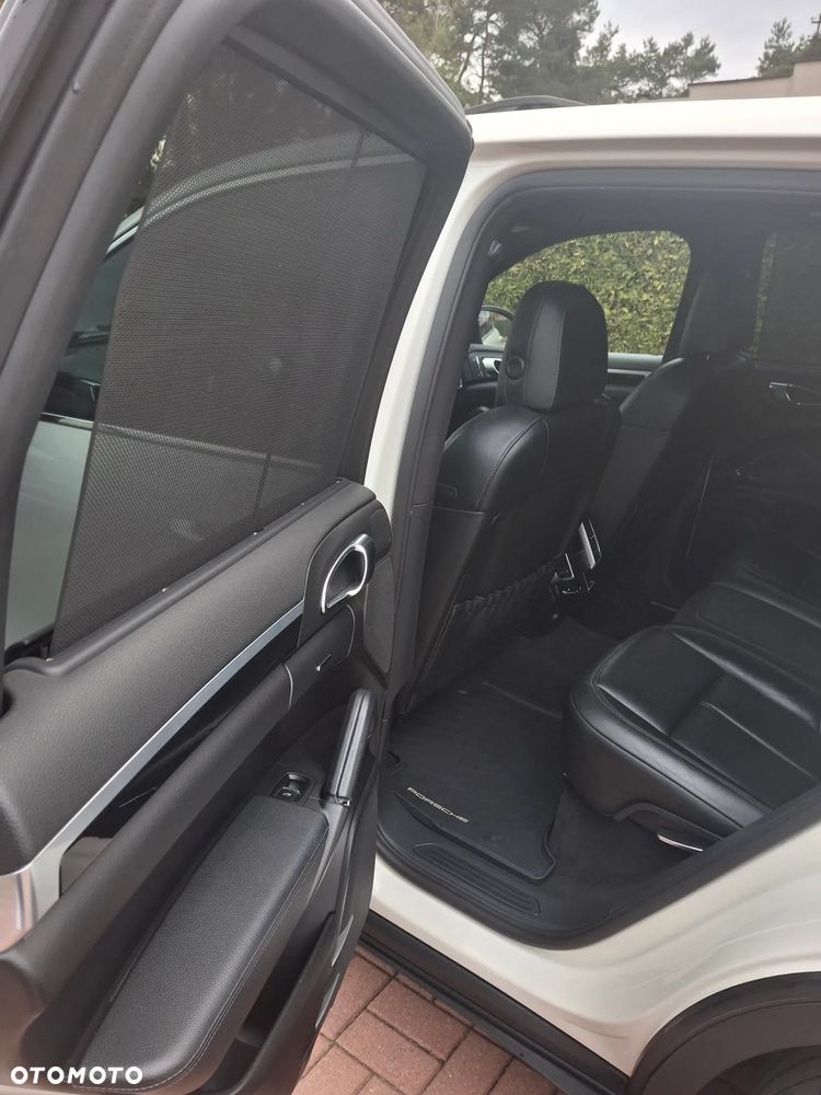 Porsche Cayenne Platinum Edition - 13