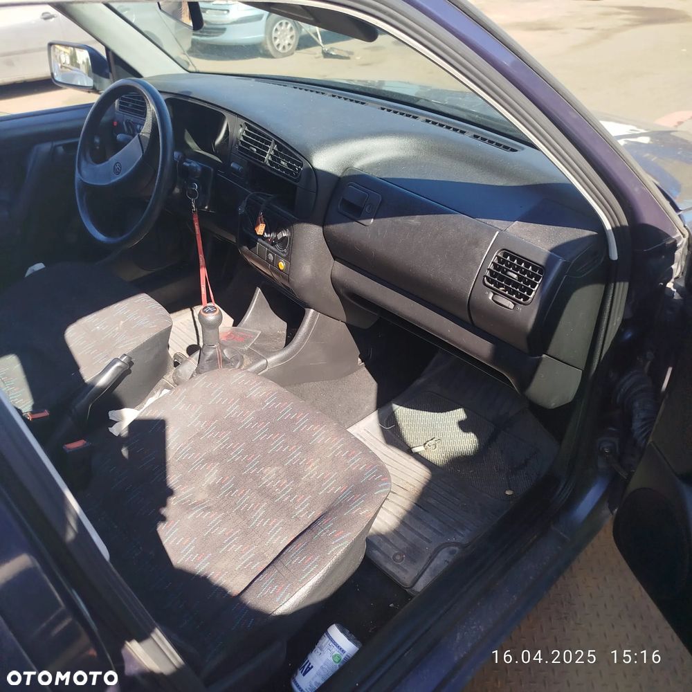 Volkswagen Golf 3 na części . - 4