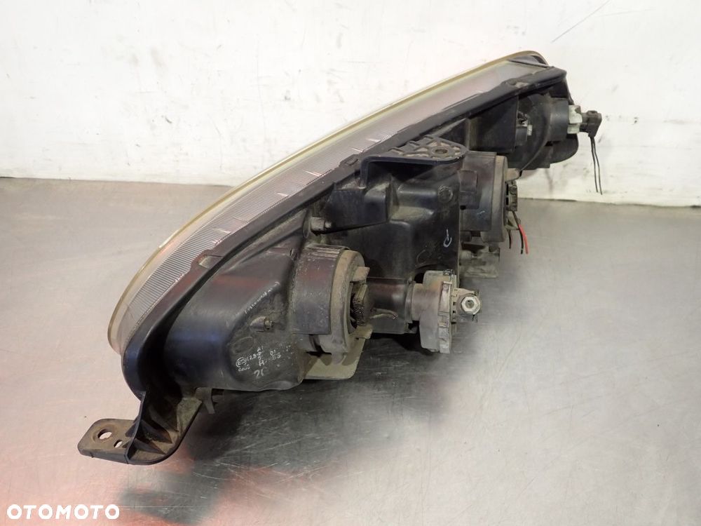 LAMPA PRAWA PRZEDNIA HONDA HR-V - 3