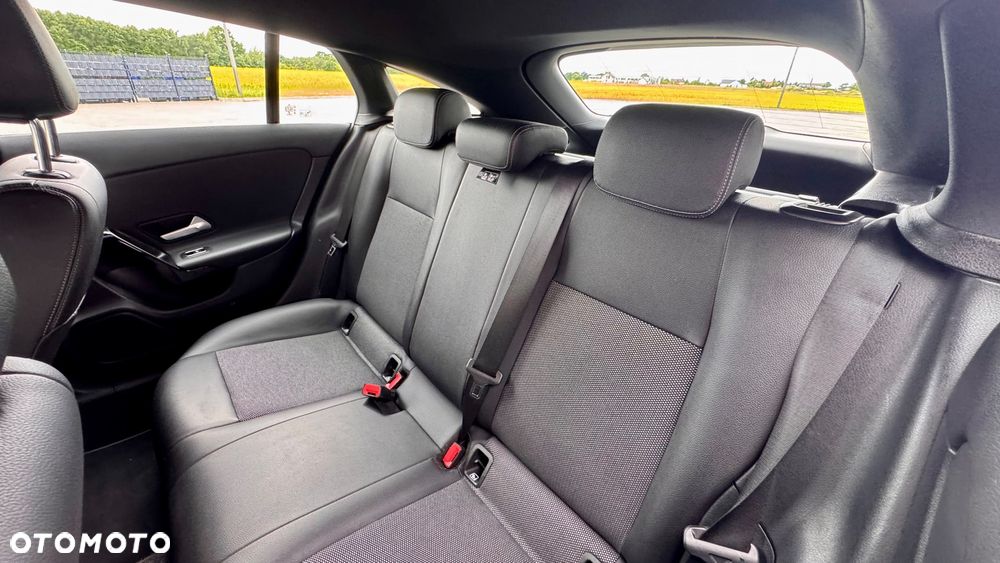 Mercedes-Benz CLA 200 7G-DCT Edition Progressive Line - 32