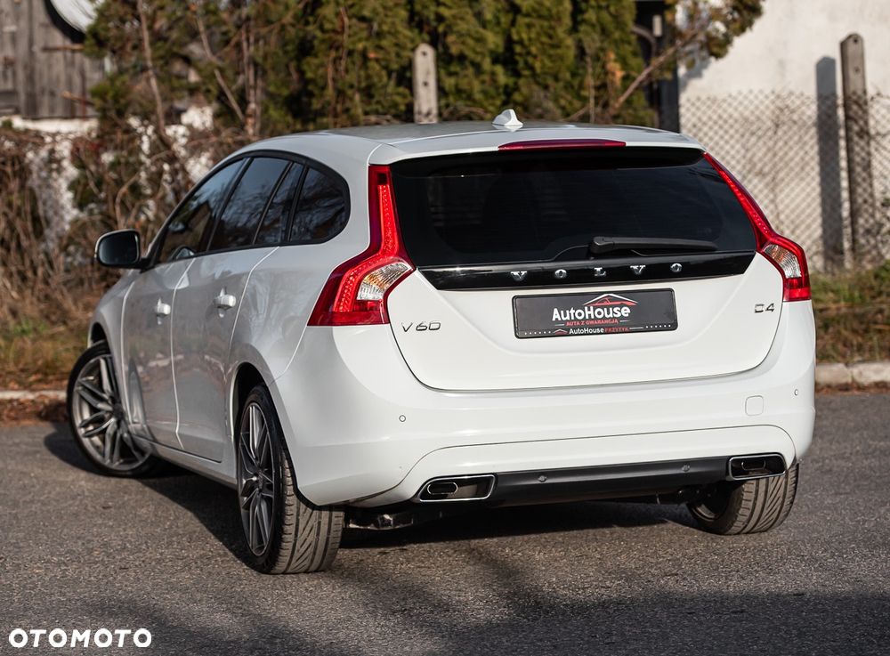 Volvo V60 D4 Geartronic Summum - 11