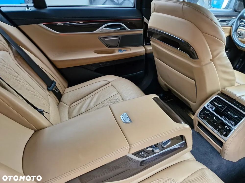 BMW Seria 7 740d xDrive sport - 15