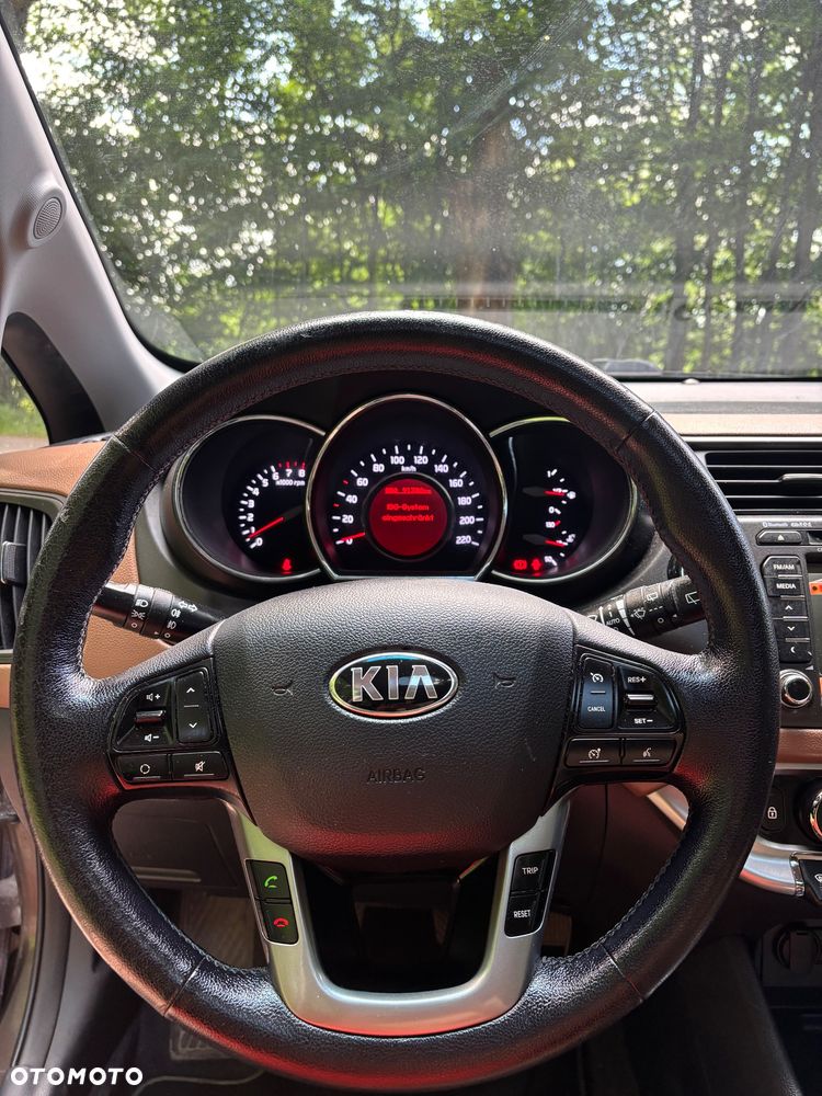 Kia Rio 1.4 M - 3