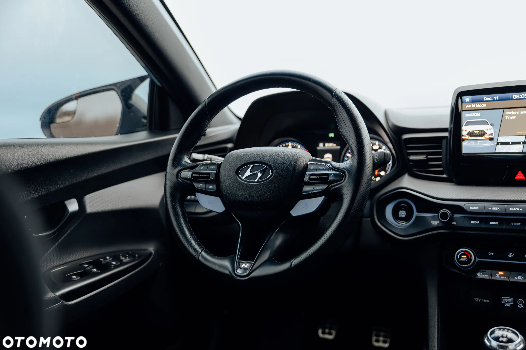 Hyundai Veloster - 17