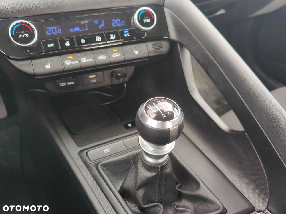 Hyundai Elantra 1.6 Smart - 20