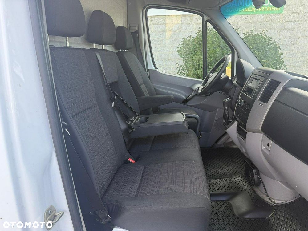 Mercedes-Benz Sprinter - 13