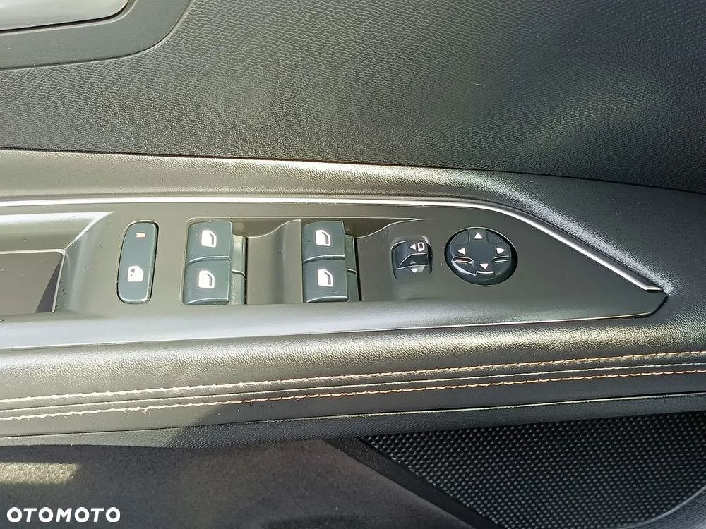 Peugeot 3008 1.2 PureTech GPF Allure S&S EAT8 - 35