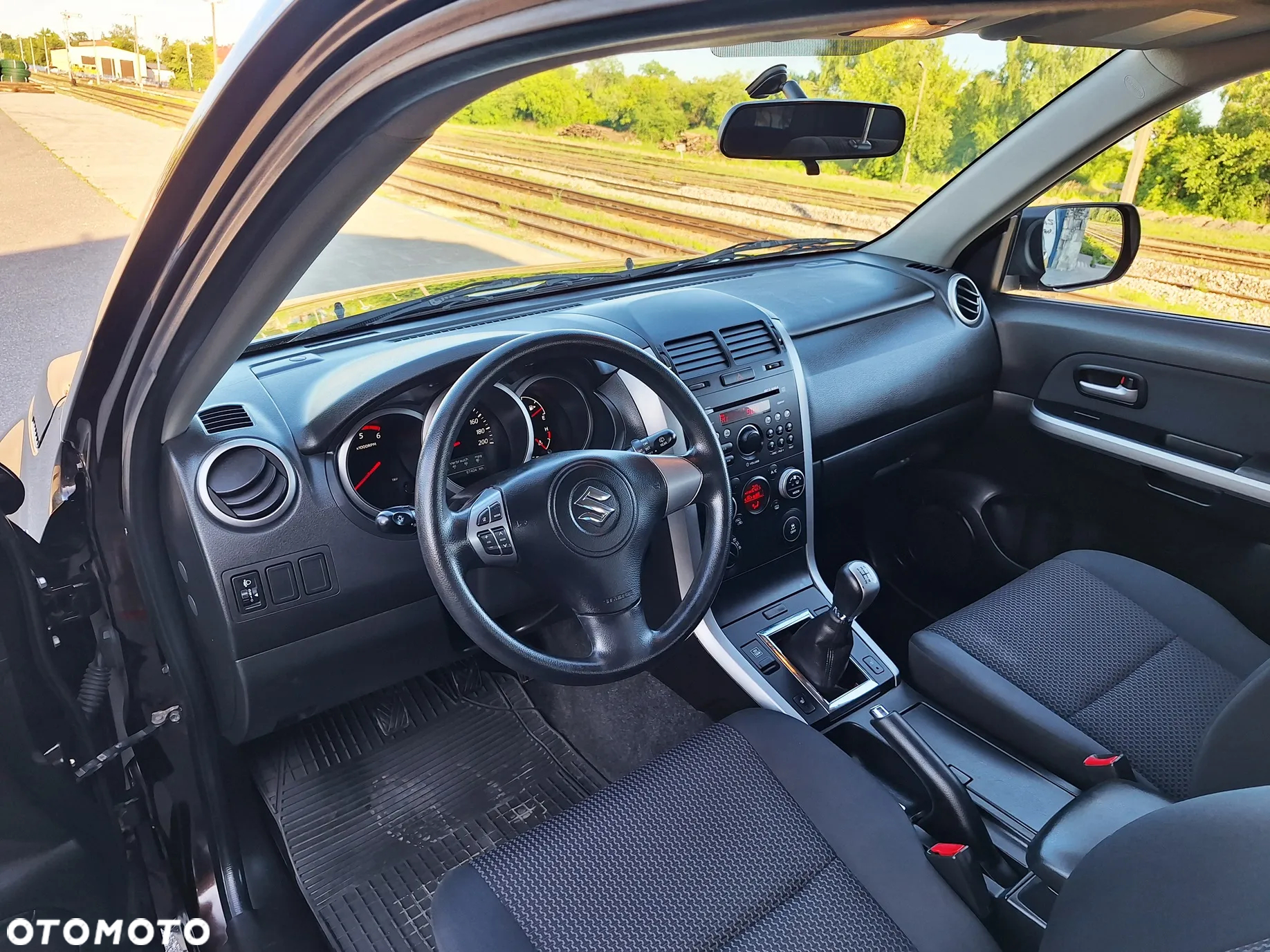Suzuki Grand Vitara - 26