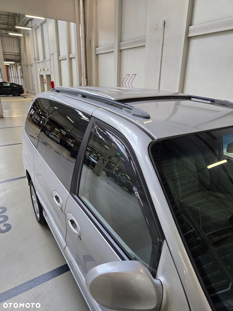 Kia Carnival 2.9 CRDi / Voyage - 18