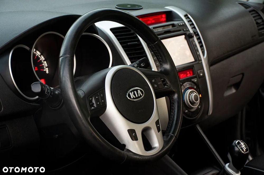 Kia Venga - 23