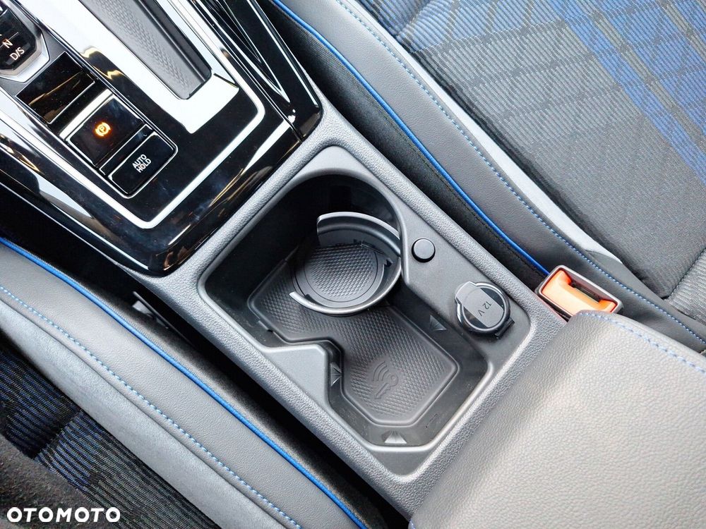Volkswagen Golf - 23