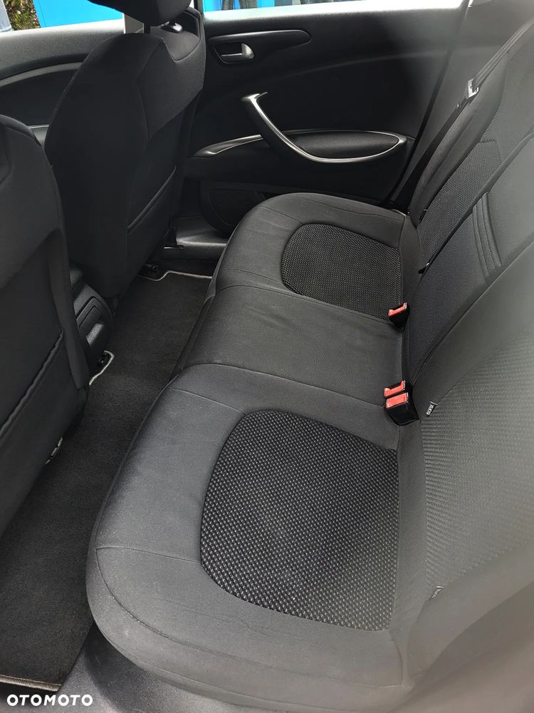 Citroën C5 1.6 HDi Attraction - 4