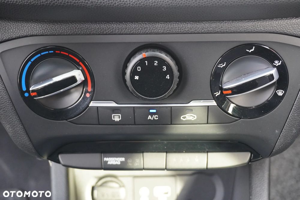 Hyundai i20 1.2 YES Gold - 24