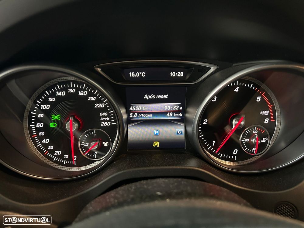 Mercedes-Benz CLA 200 d Shooting Brake AMG Line - 6