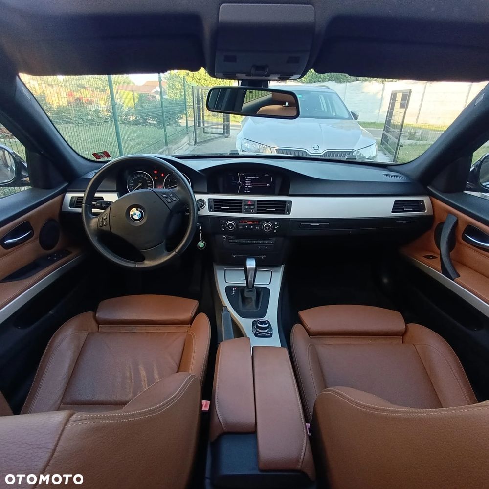 BMW Seria 3 330i - 2