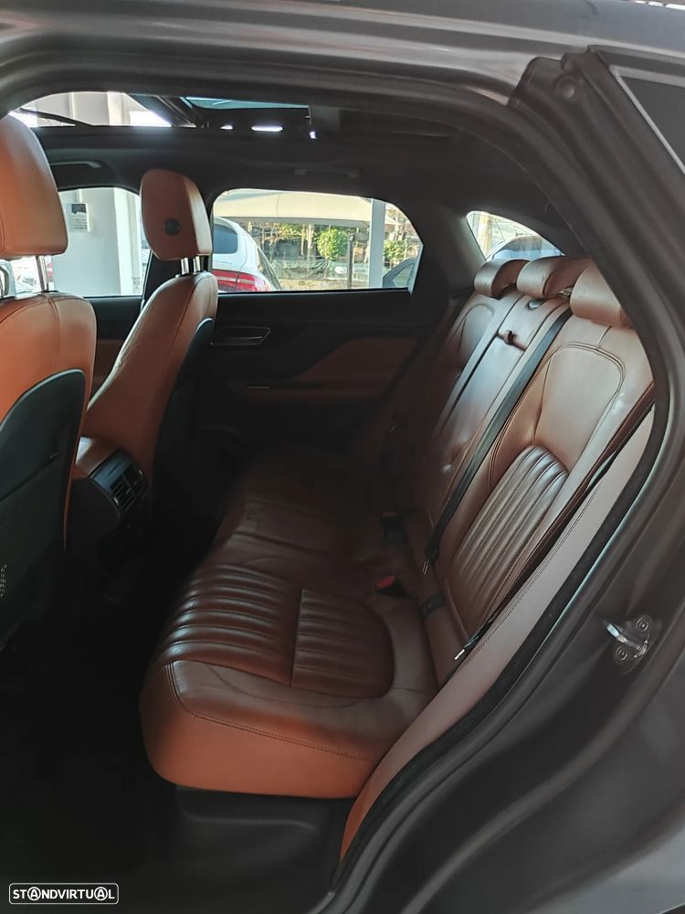 Jaguar F-Pace 20d Aut. R-Sport - 14
