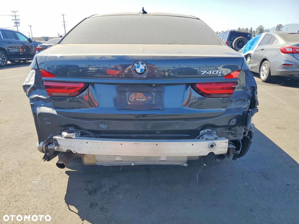 BMW Seria 7 740Le xDrive iPerformance - 7