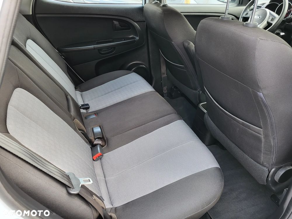 Kia Venga 1.6 CVVT Dream Team Edition - 22