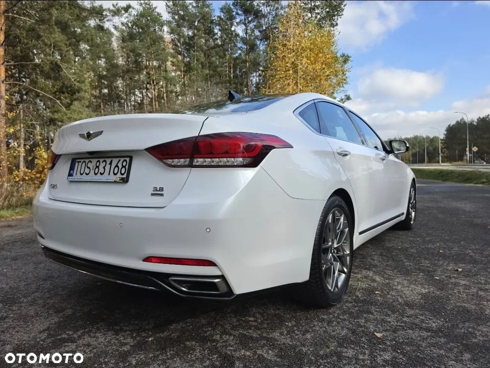 Hyundai Genesis 3.8 V6 GDI - 16