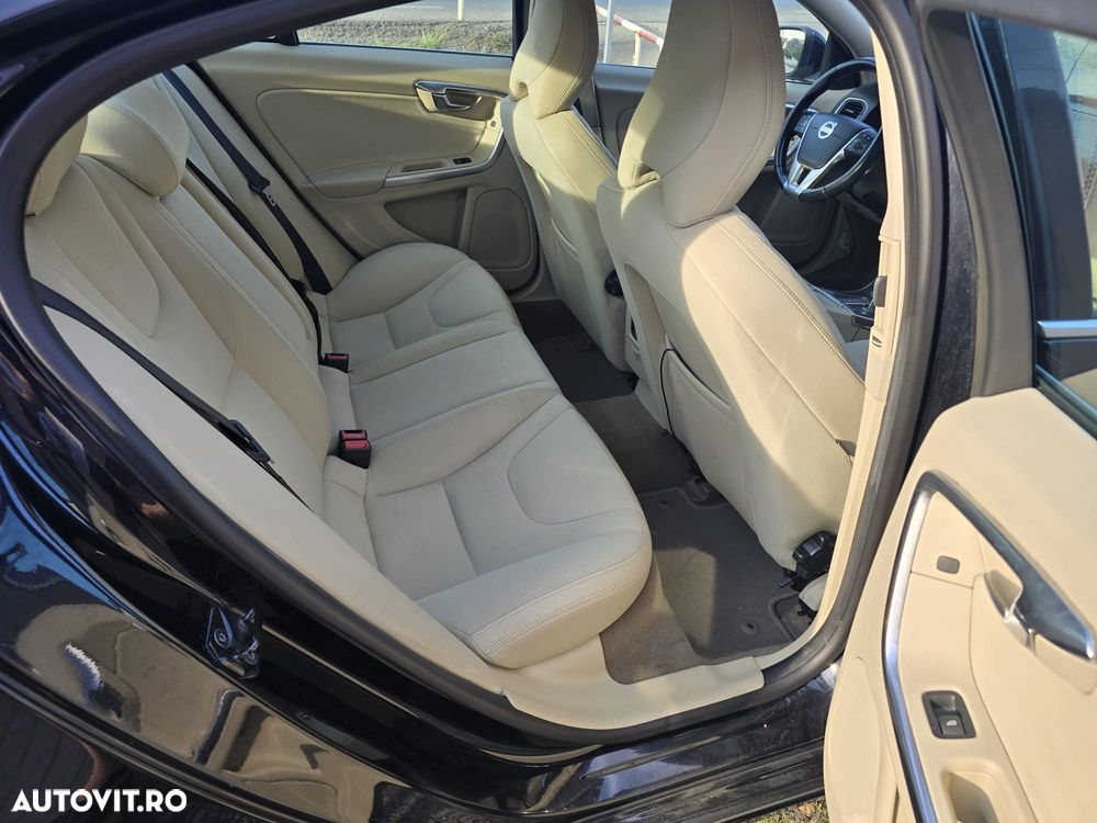 Volvo S60 D3 Geartronic Momentum - 19