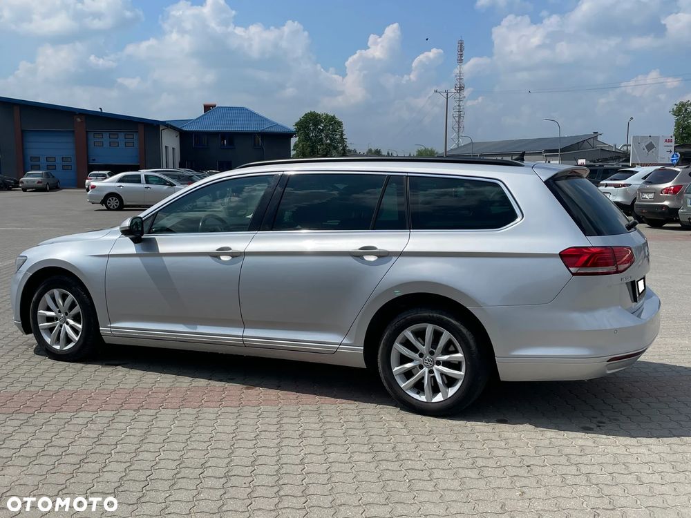 Volkswagen Passat Variant 2.0 TDI DSG (BlueMotion Technology) Trendline - 10