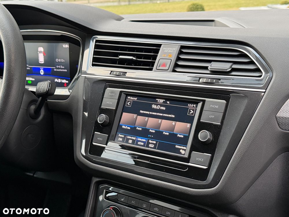 Volkswagen Tiguan - 22