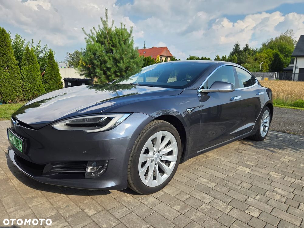 Tesla Model S - 7