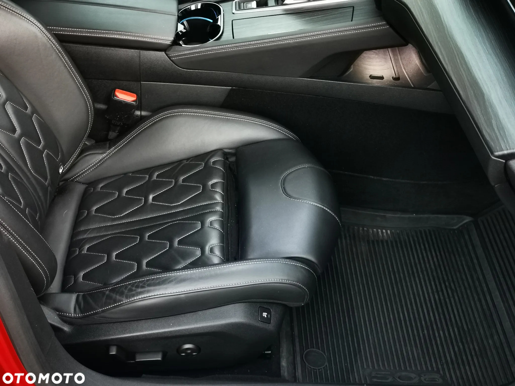 Peugeot 508 SW BlueHDi 180 EAT8 GT - 12