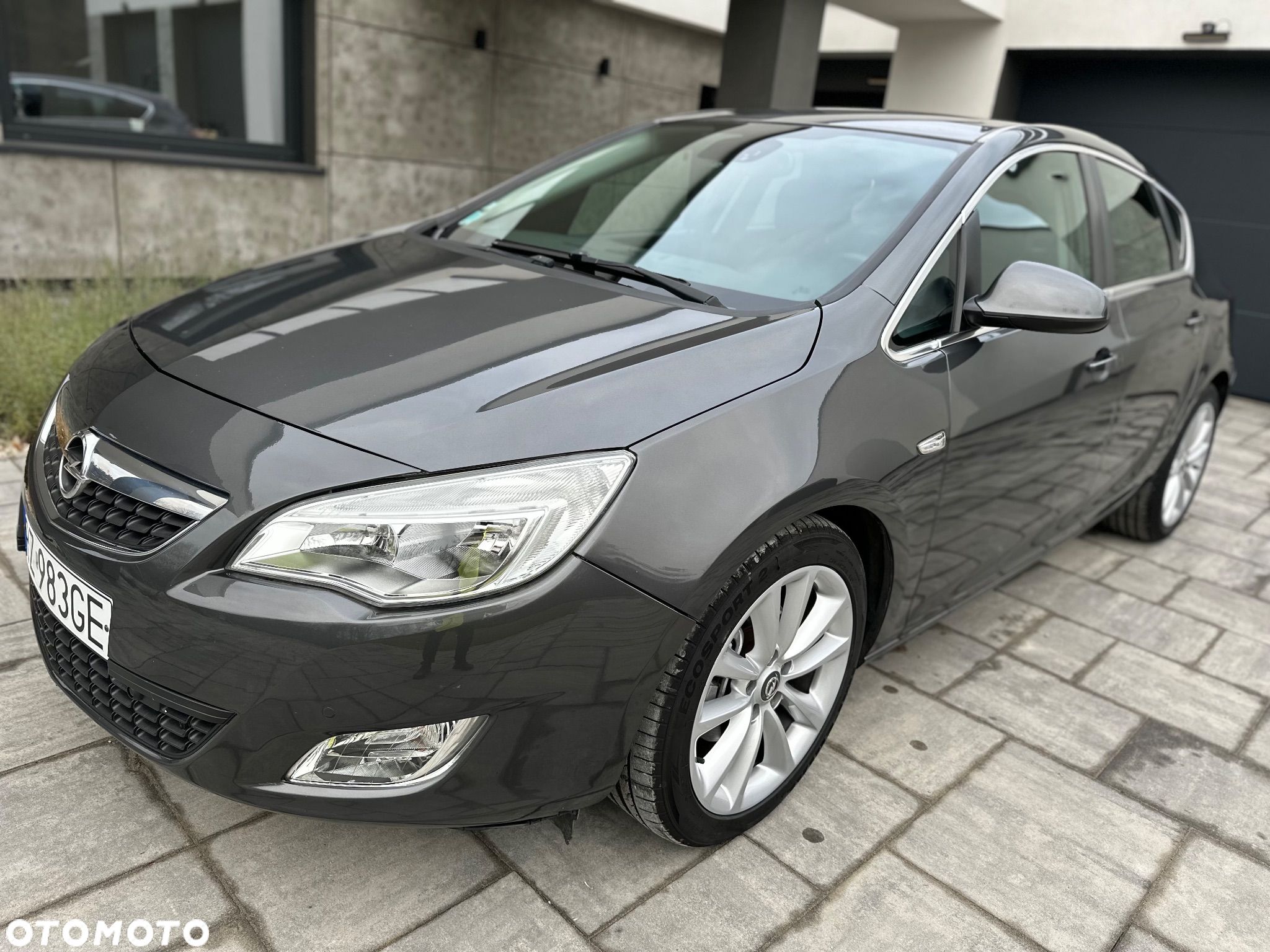 Opel Astra IV 2.0 CDTI Cosmo - 1