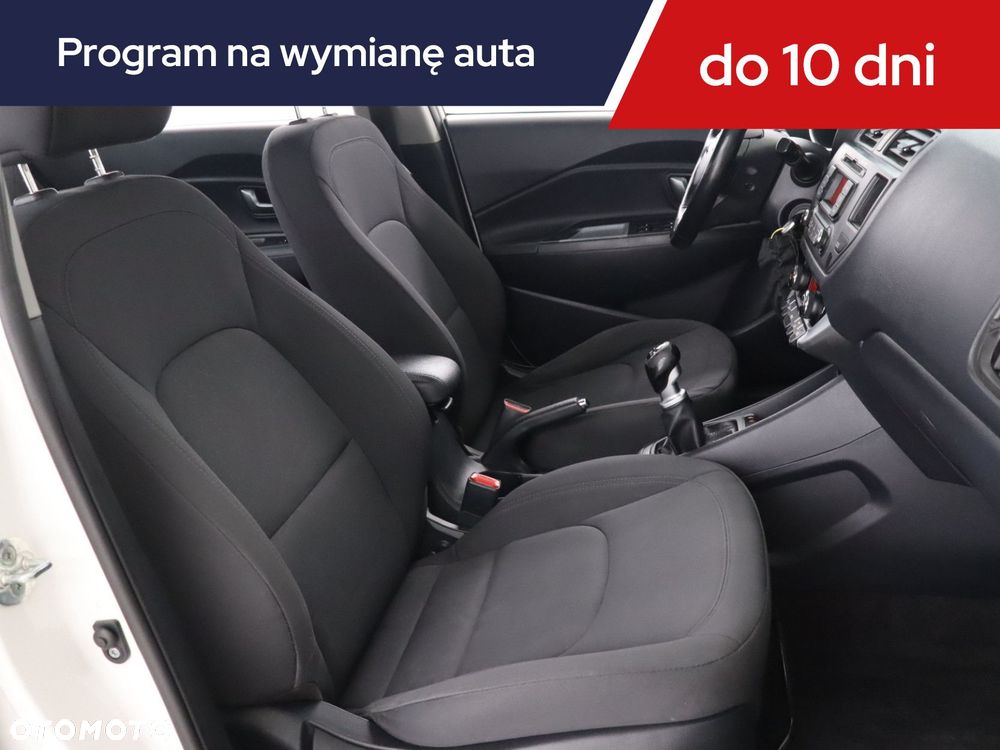 Kia Rio - 11