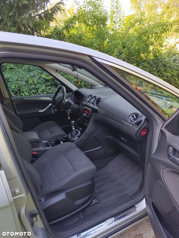 Ford S-Max - 8