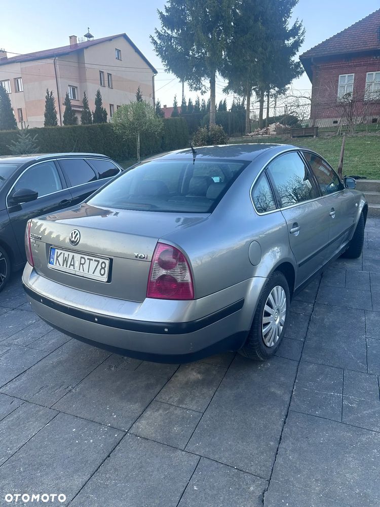 Volkswagen Passat 1.9 TDI Exclusive - 4