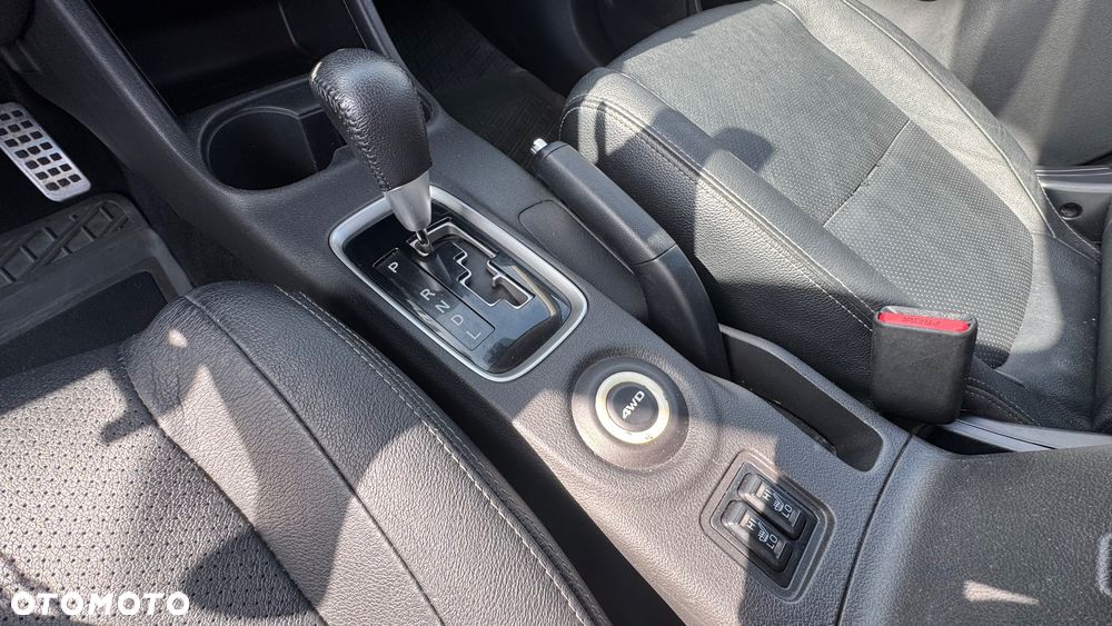 Mitsubishi Outlander 2.0 4WD Invite - 39