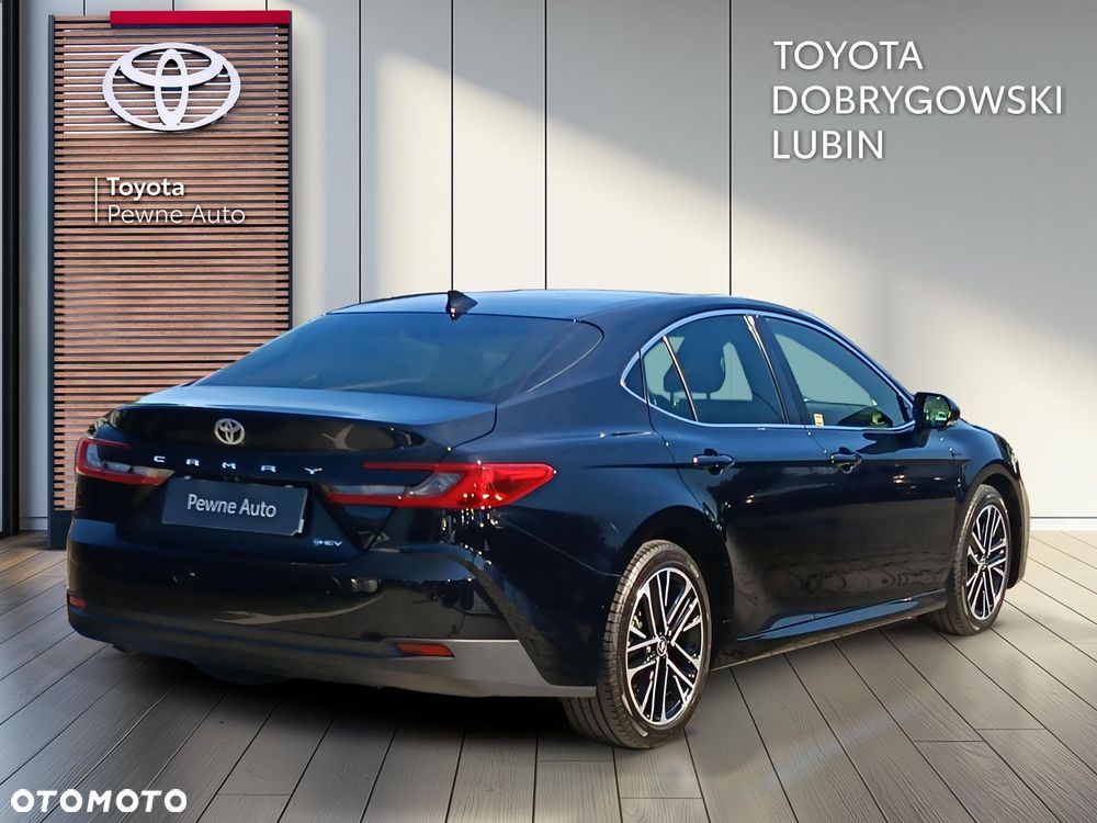 Toyota Camry - 5