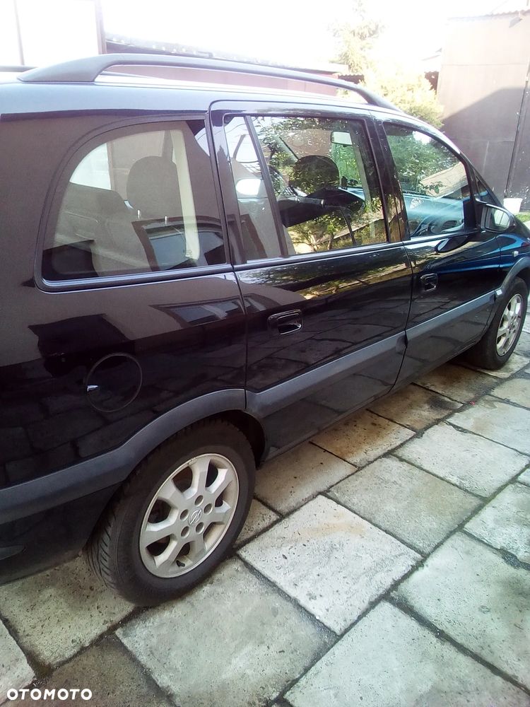 Opel Zafira 1.8 16V Comfort - 8