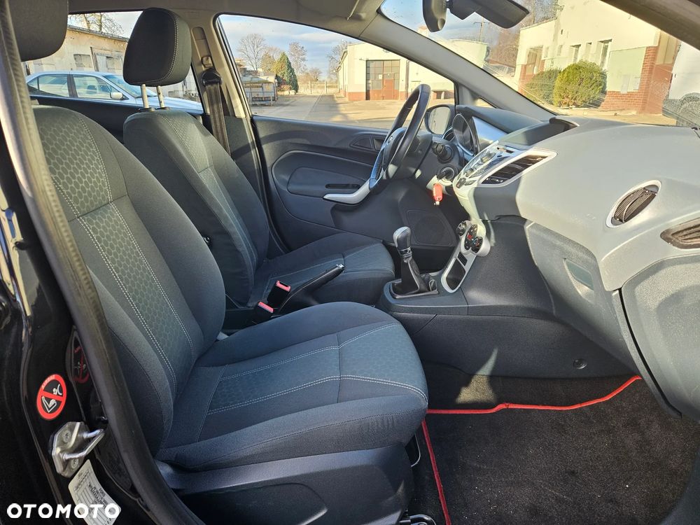 Ford Fiesta - 16