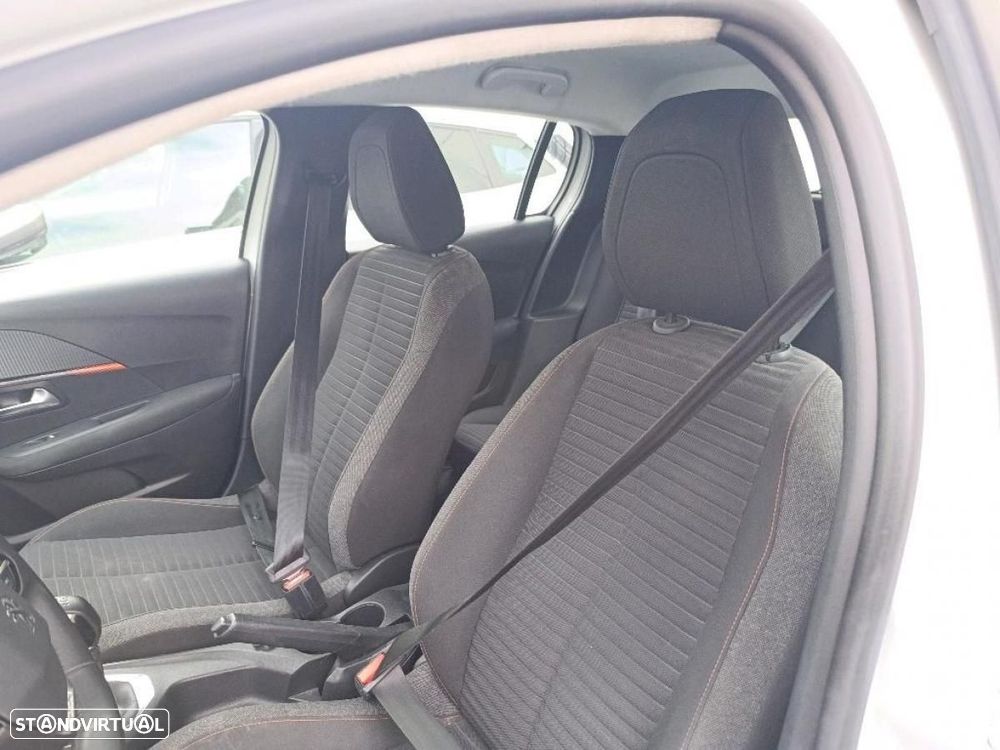 Peugeot 208 - 3