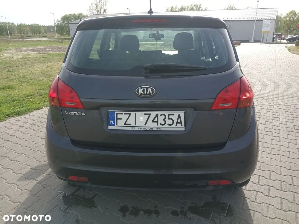 Kia Venga - 7