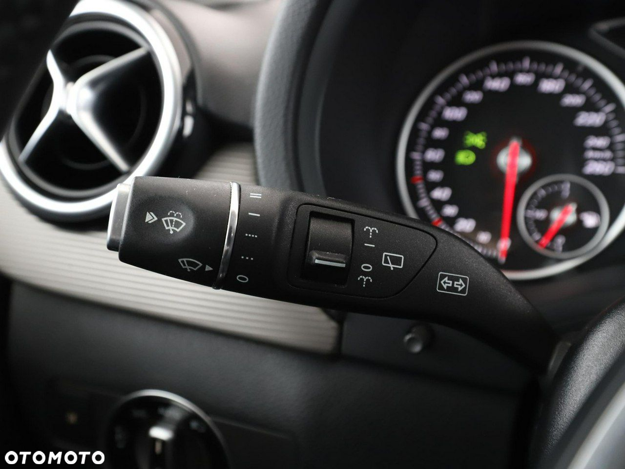Mercedes-Benz Klasa B 180 CDI 7G-DCT - 32