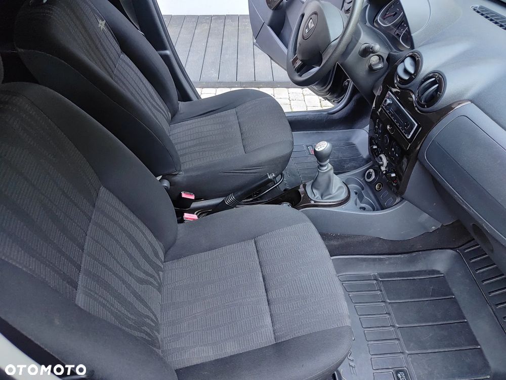 Dacia Duster 1.6 Laureate 4x4 - 6