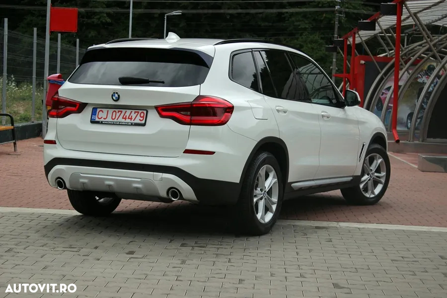 BMW X3 xDrive20d AT Luxury Line - 4