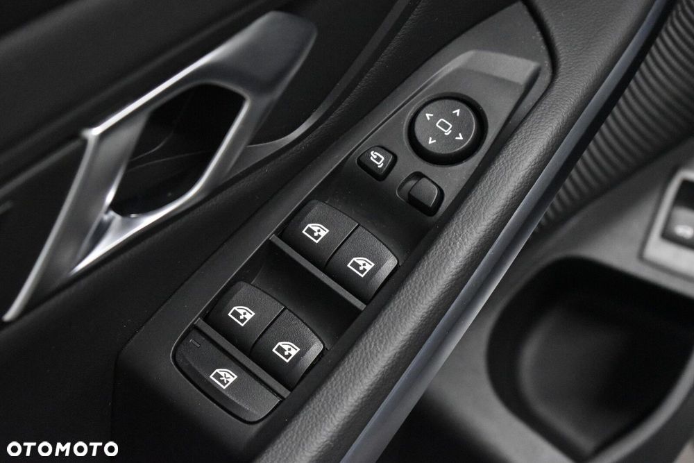 BMW Seria 3 330i xDrive M Sport sport - 7