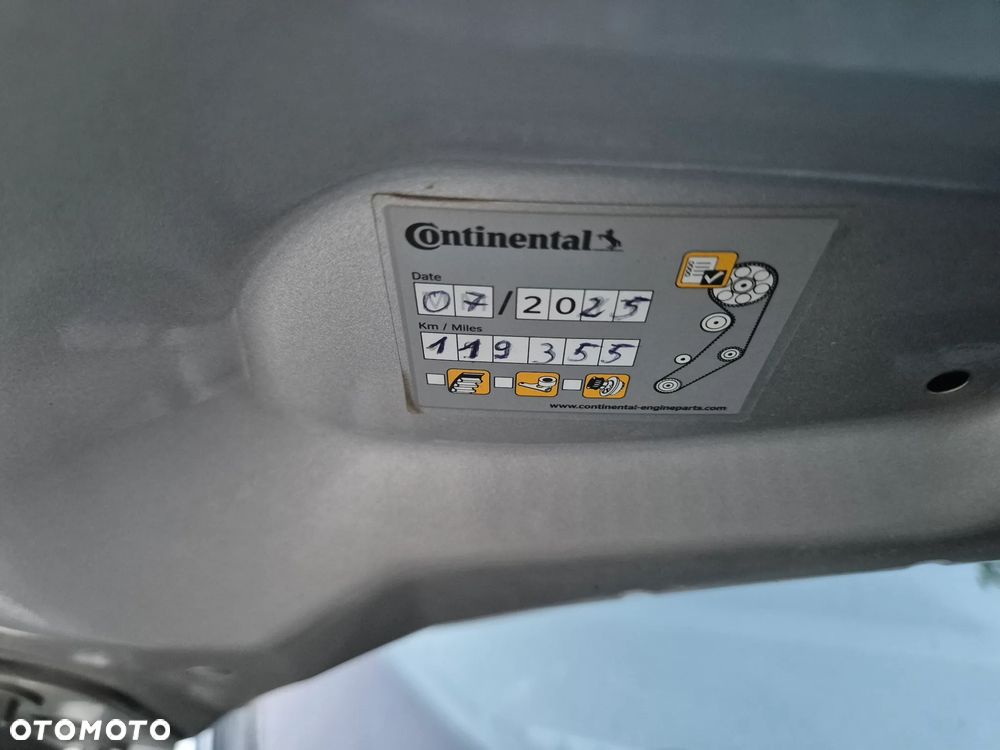 Ford Kuga 2.0 TDCi 2x4 Titanium - 28